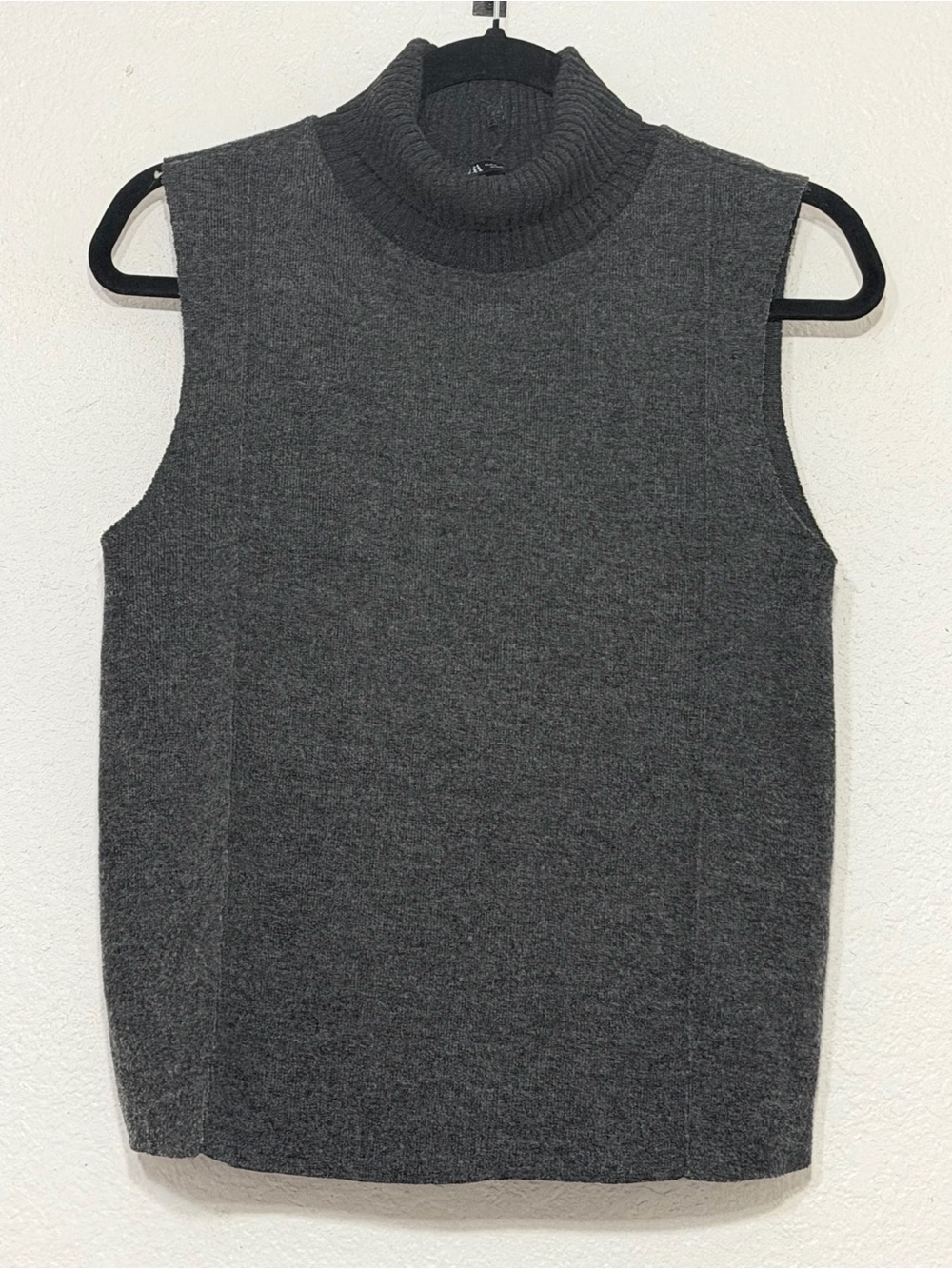 Zara Charcoal Gray Sleeveless Turtleneck Knit Top — Size Small